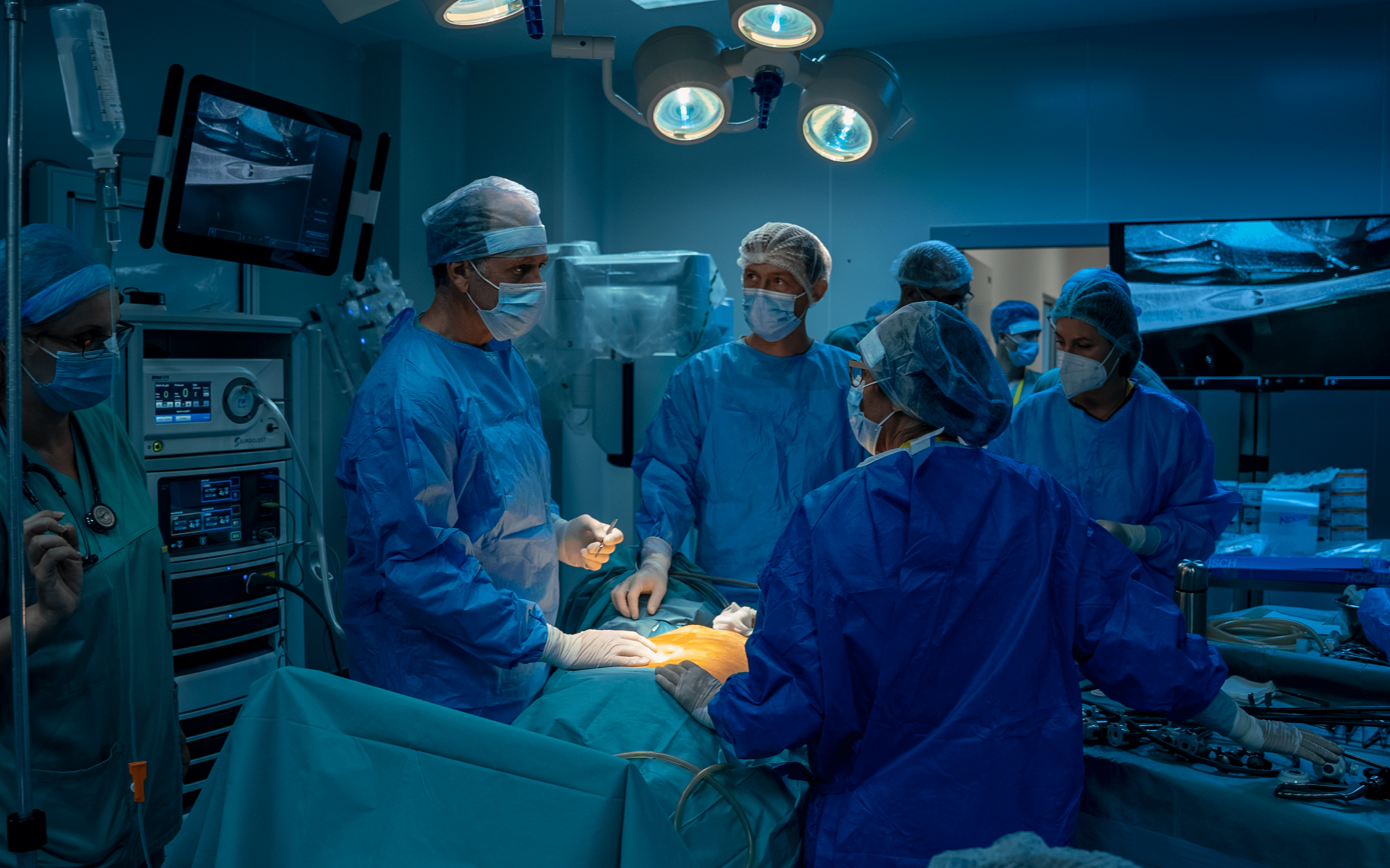 Performantele medicilor nostri in Chirurgia Robotica din Urologie sunt apreciate la nivel european