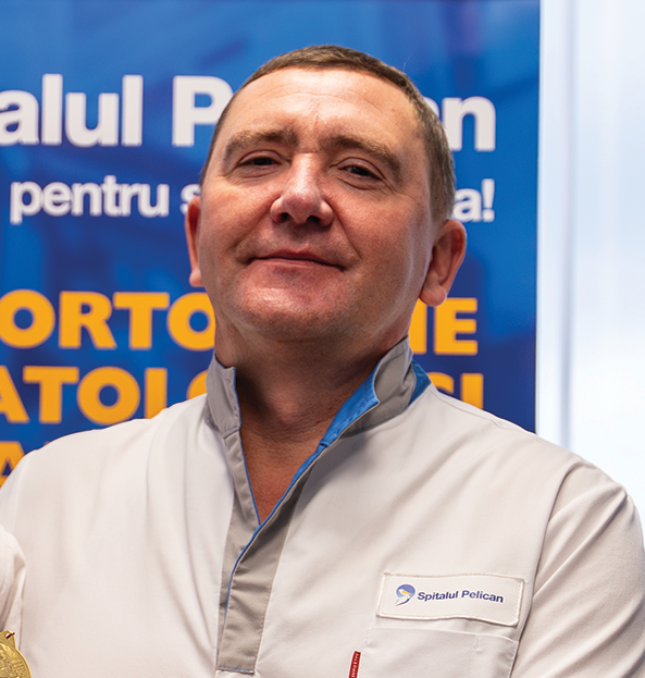 ORTOPEDIE-TRAUMATOLOGIE: Pacientă de 74 de ani este beneficiara unei operații de protezare a cotului, cu tehnică unică în România și material din Germania