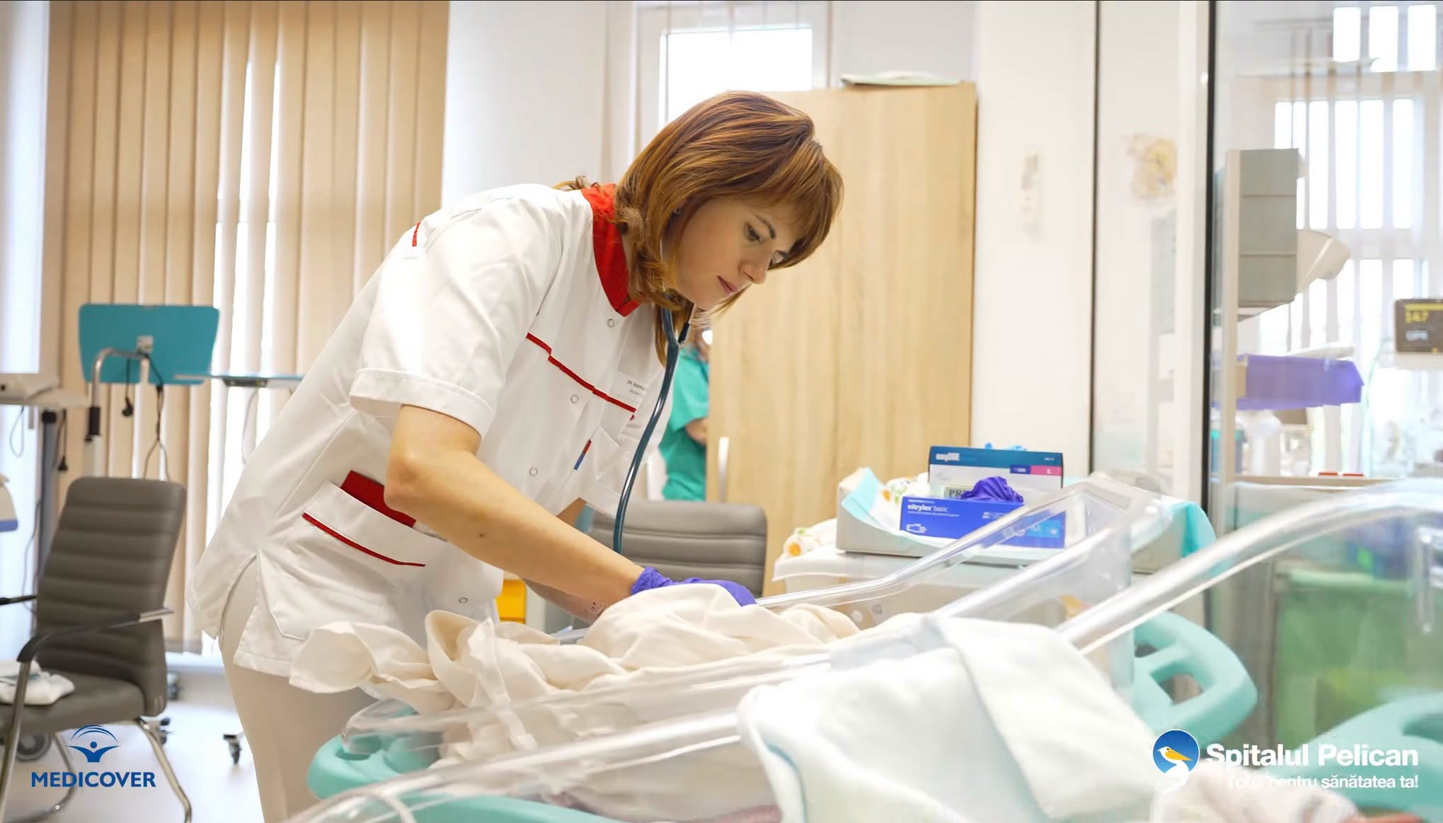 NEONATOLOGIE: La MATERNITATEA PELICAN se încurajează sistemul rooming-in