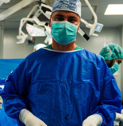 ORTOPEDIE-TRAUMATOLOGIE: intervenție minim-invazivă de protezare totală a șoldului prin abord direct anterior, la o pacientă de 88 de ani